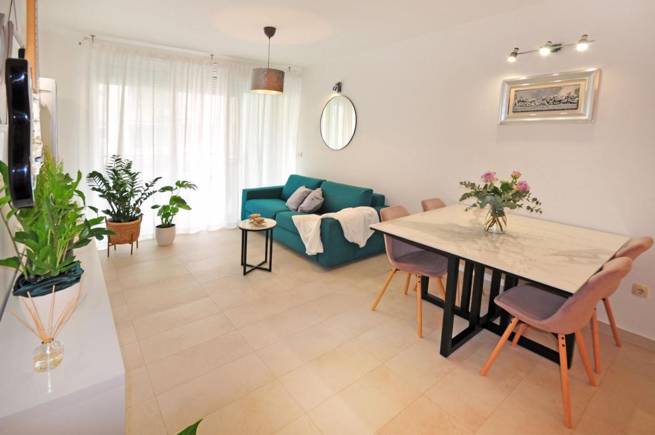 Family Apartment Noel - Оміш Екстер'єр фото
